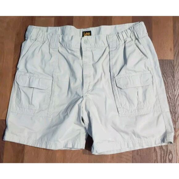 Lee Shorts Mens 42 Khaki Tan Cargo Cotton Side Elastic Waistband 7" Inseam - Picture 1 of 6